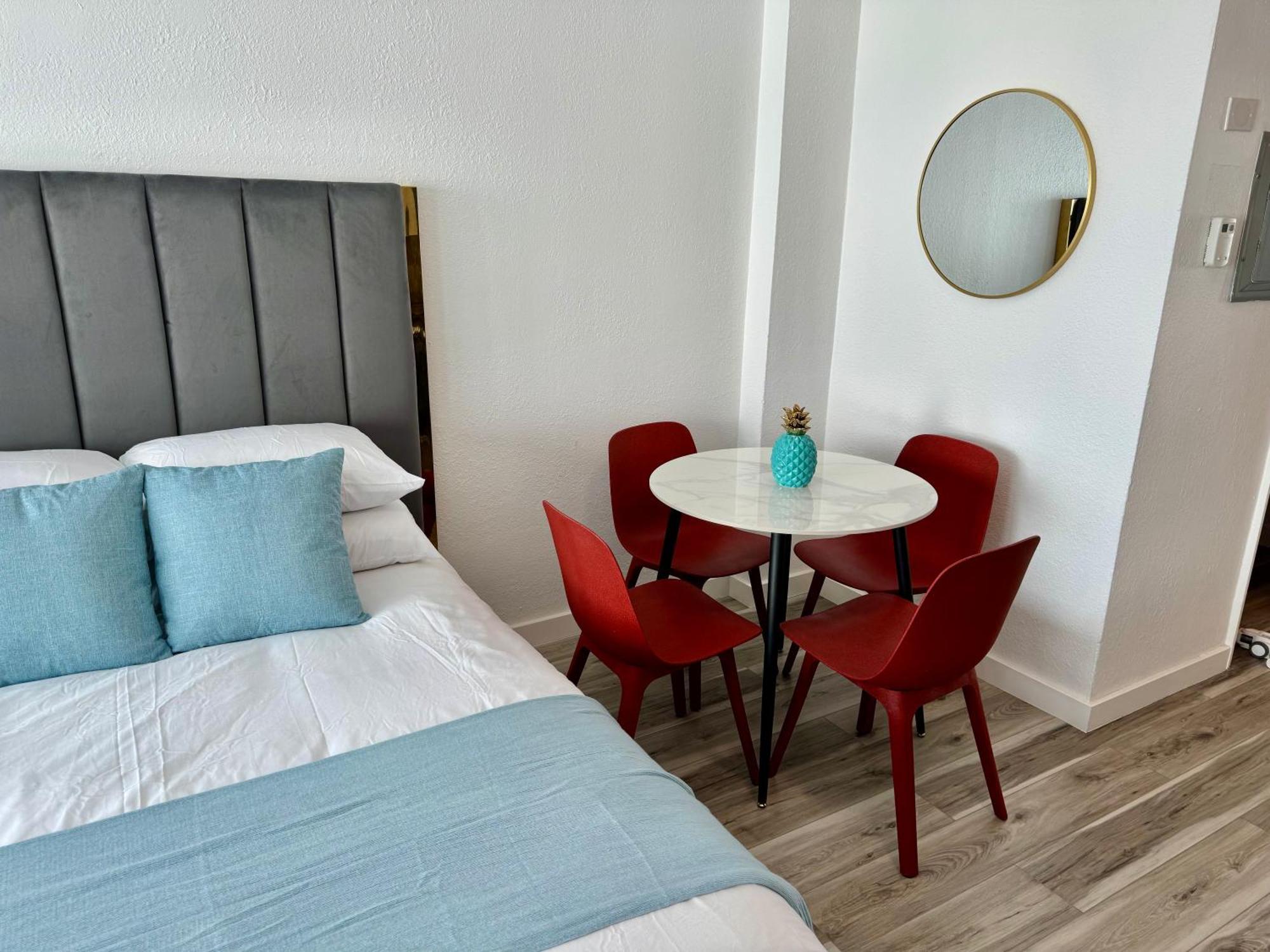 Directly On The Beach With Pool & Ocean View ميامي بيتش المظهر الخارجي الصورة