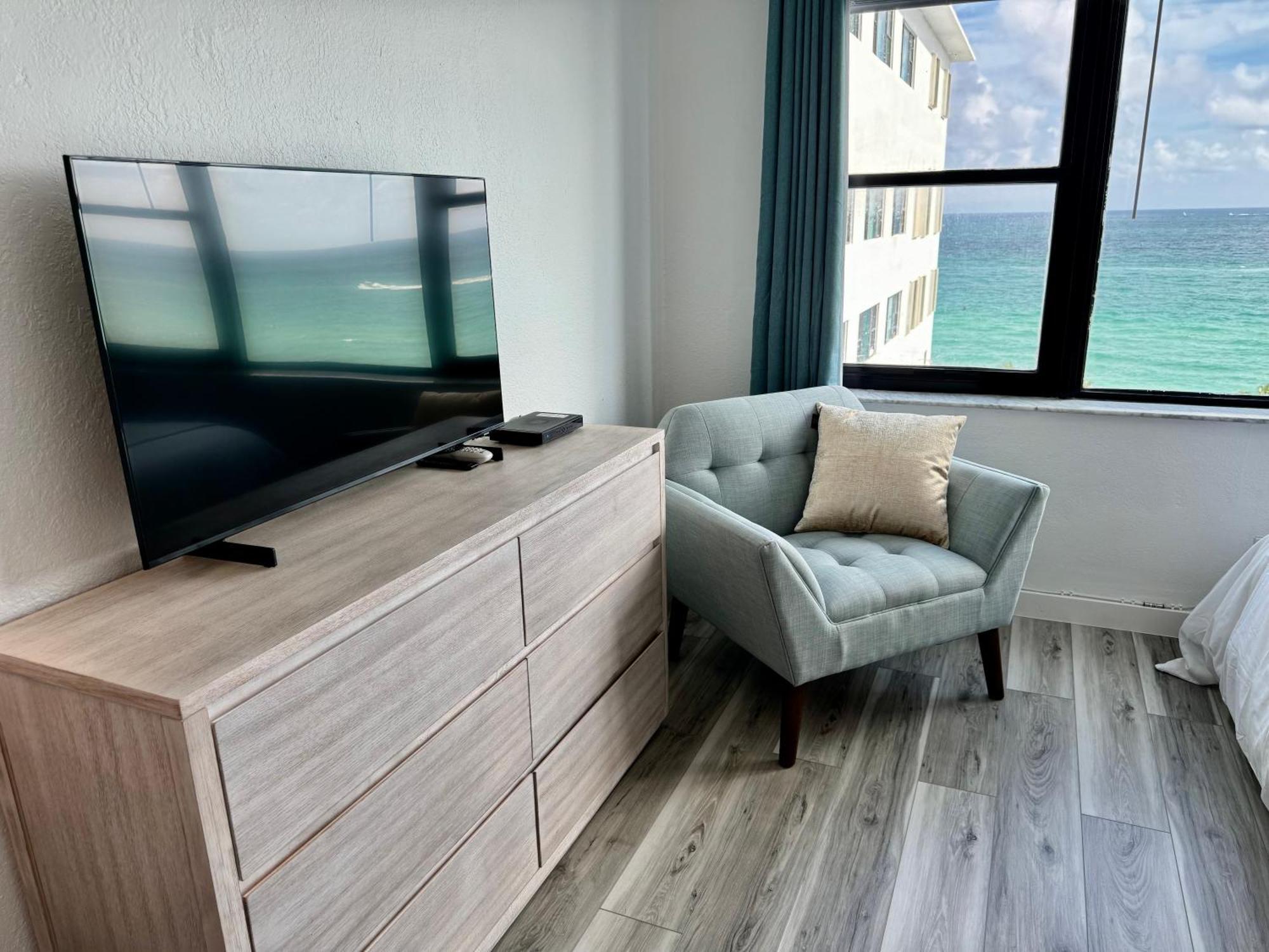 Directly On The Beach With Pool & Ocean View ميامي بيتش المظهر الخارجي الصورة