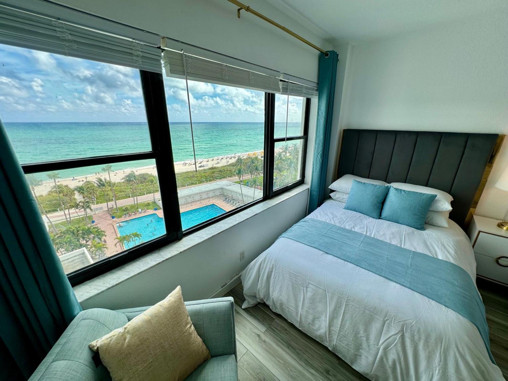 Directly On The Beach With Pool & Ocean View ميامي بيتش المظهر الخارجي الصورة